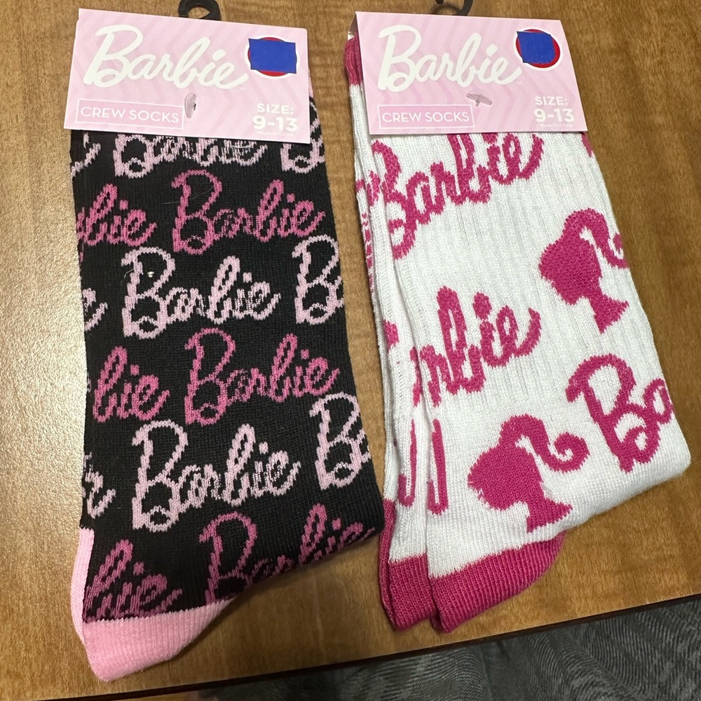 BARBIE WOMEN CREW SOCKS NWT